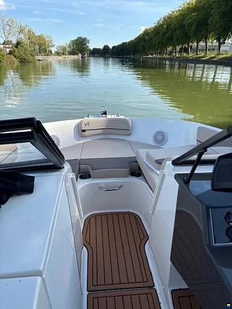 Катер Bayliner VR6